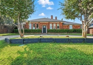Building Photo - 7938 Fair Oaks Ave