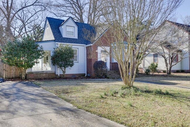 Foto del edificio - 407 Russell St