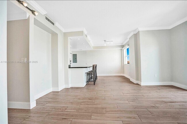 Building Photo - 1627 SW 37th Ave