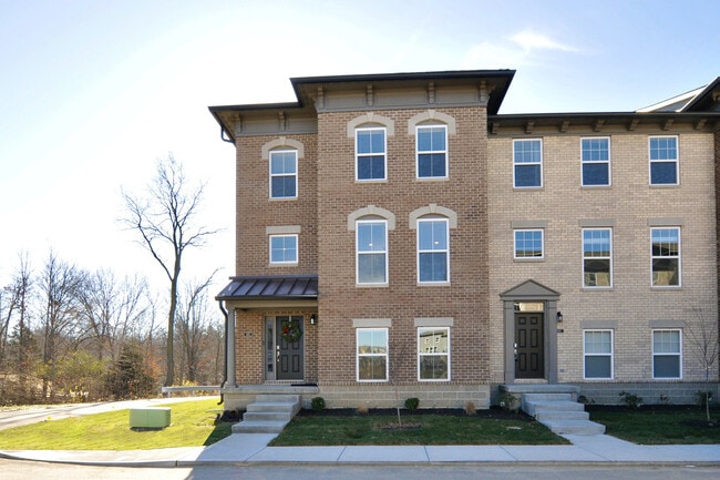 Building Photo - 927 Yorkshire Ln