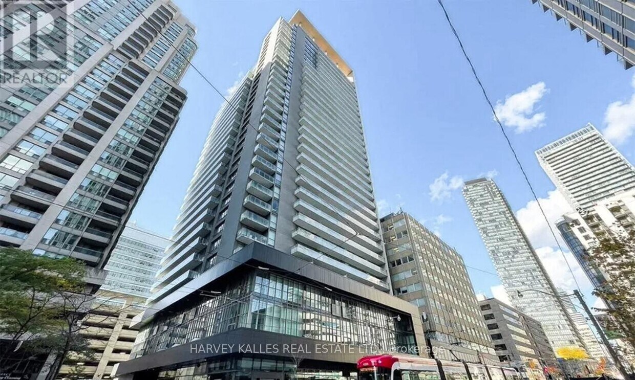 Photo principale - 770-770 Bay St.