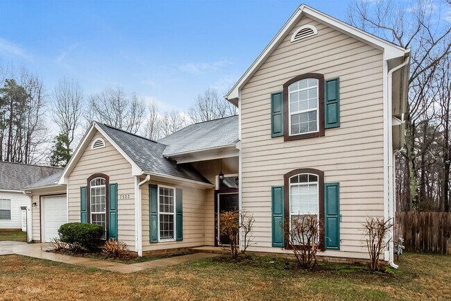 Foto del edificio - 7523 Pence Pond Ln