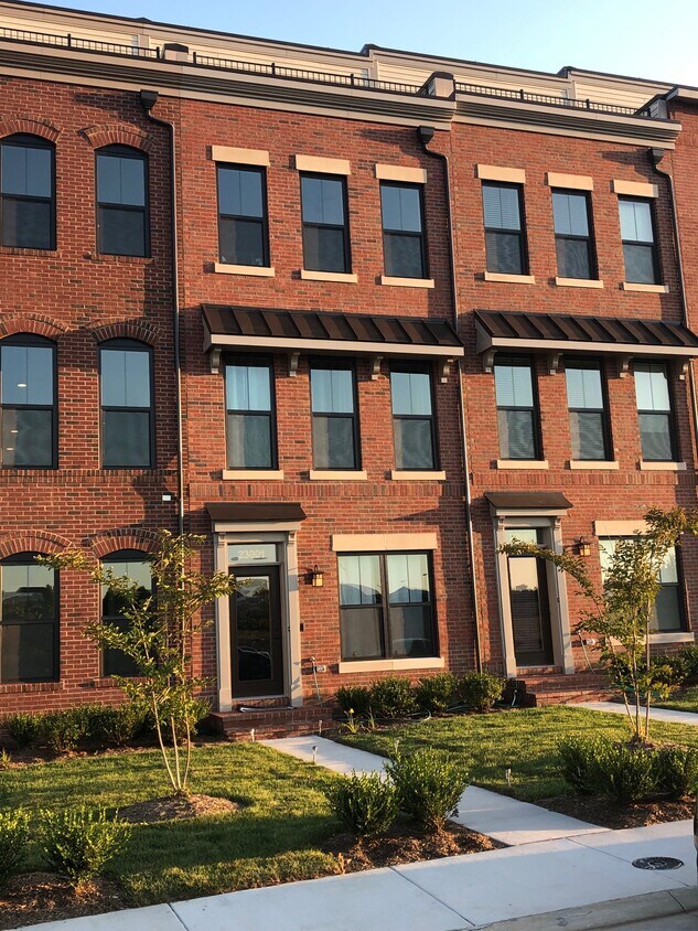 23001 Sullivans Cove Sq, Brambleton, VA 20148 House for Rent in