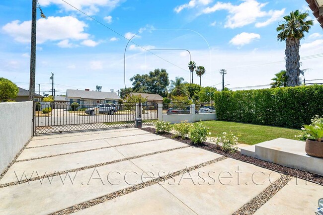Building Photo - Beautiful 3 Bed/2 Bath Home With a Bonus V...