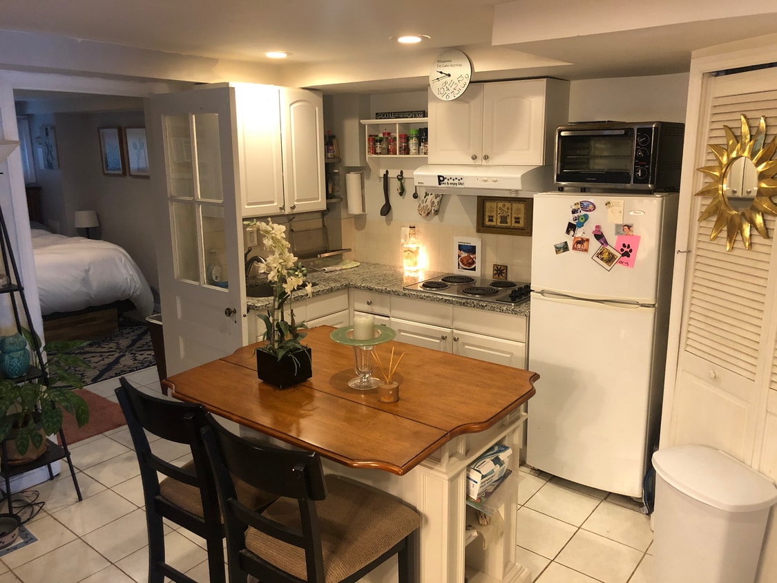 Primary Photo - 3752 W St NW