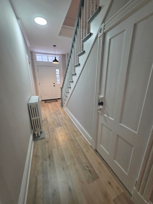 Foto del edificio - 2-Unit Duplex, Kingston NY