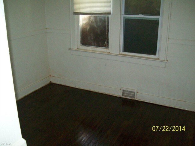 Building Photo - 2 br, 1 bath House - 2425 Mallery St