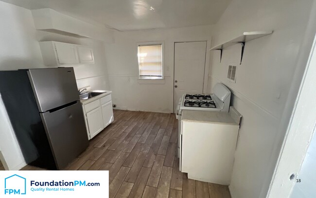 Foto del edificio - 2320 E Warren St