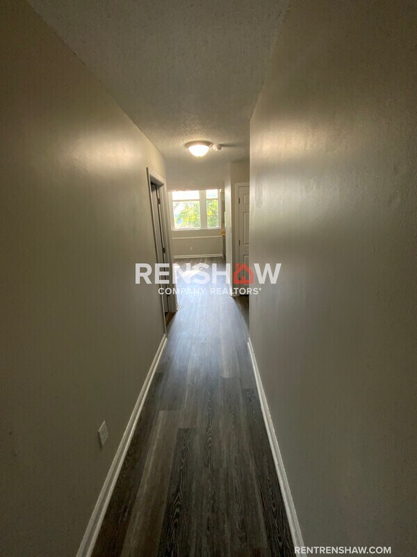 Foto del edificio - 900 S College St
