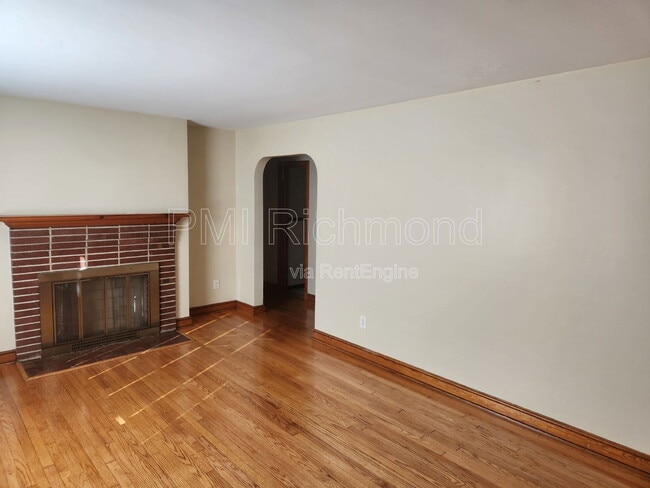 Foto del edificio - 831 Newkirk Dr