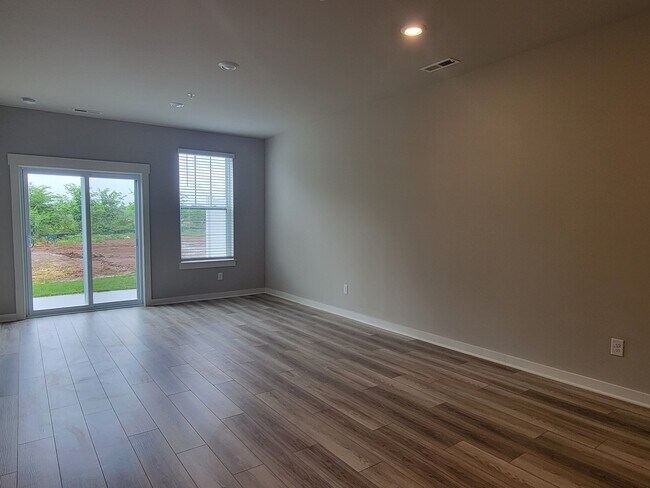 Building Photo - 382 Casper Dr