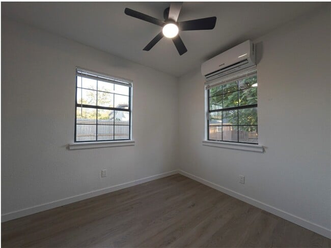 Building Photo - 737 N 12th St
