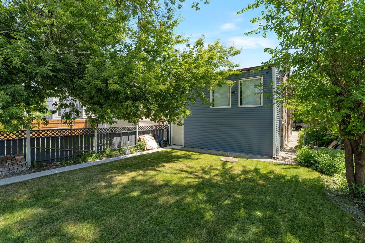 Building Photo - 1414 S 58th Ave