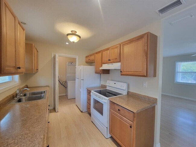 Foto del edificio - 1099 Riggs St