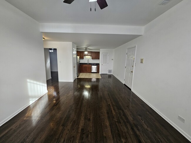 Building Photo - 4034 N Milwaukee Ave