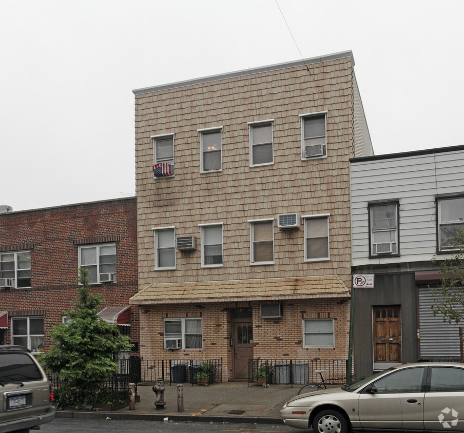 Primary Photo - 376 Graham Ave