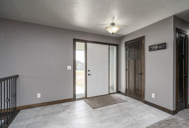 Building Photo - 4317 S Alpine Ave