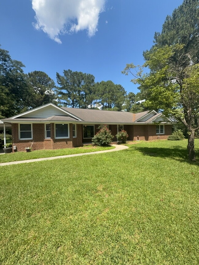 Building Photo - 135 Yates Ln