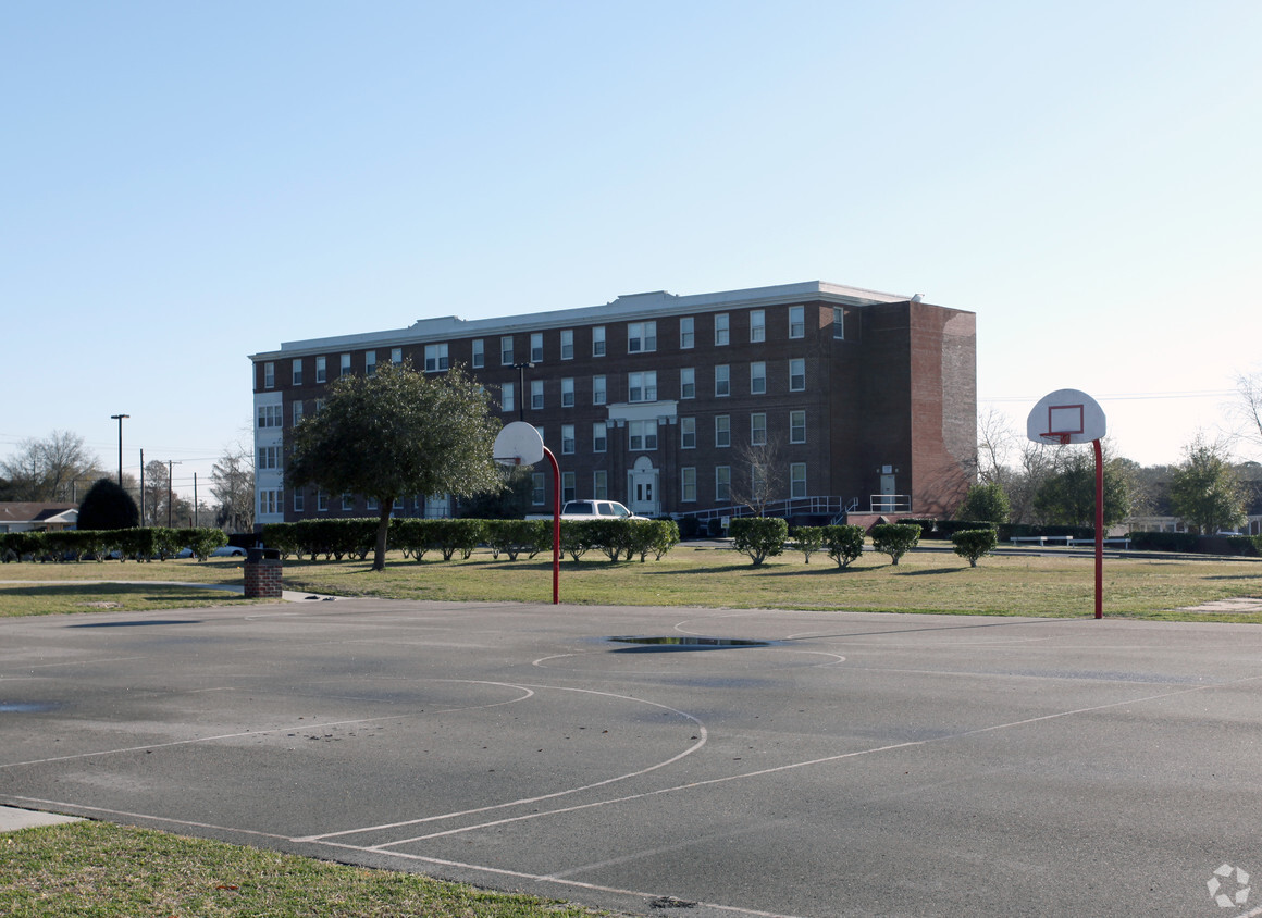 Foto principal - James A Walker Apartments