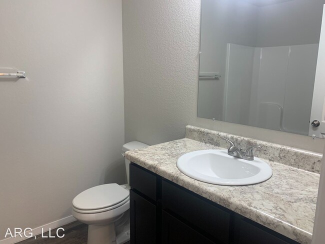 Building Photo - 3 br, 2 bath House - 3600 Edinburgh Drive