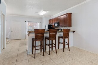 Building Photo - 400 Forest Dr Loop