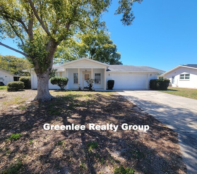 Building Photo - Spacious 2 Bed/ 2.5 Bath Home with 2-Car Garage & Bonus Family Room!