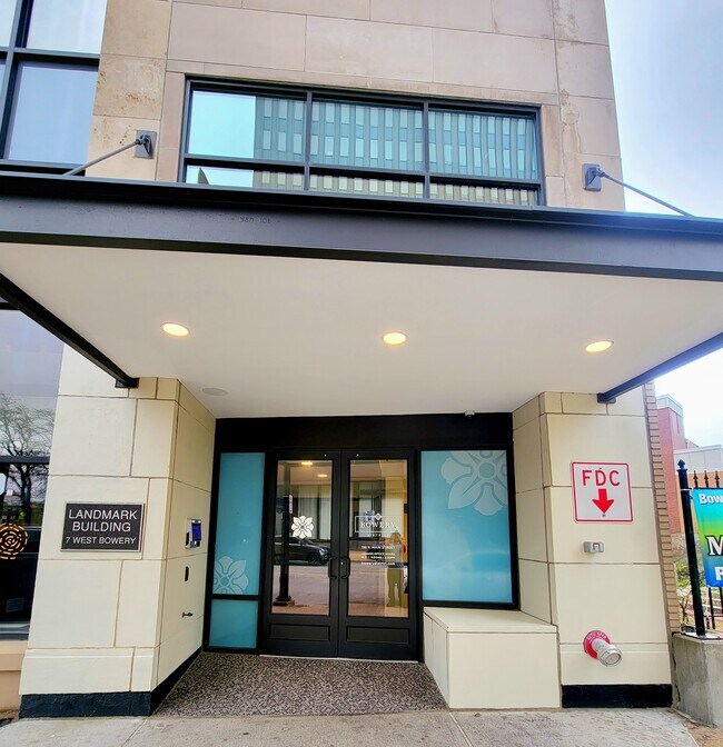 Entrada - Bowery District Apartments