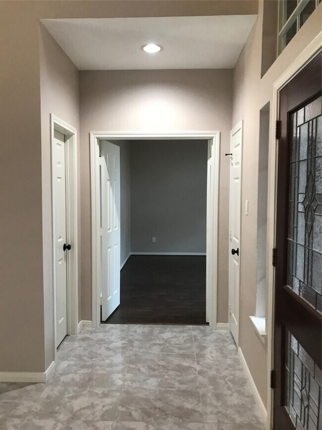 Foto del edificio - 2206 Lashley Ct