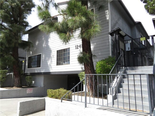 Foto del edificio - 12415 Riverside Dr