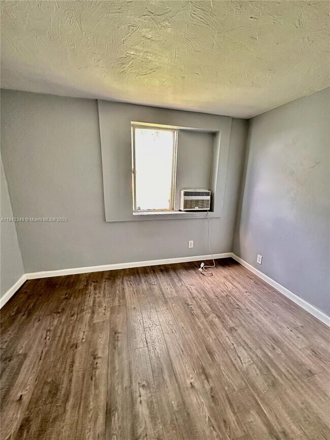 Foto del edificio - 6326 NW 4th Ave