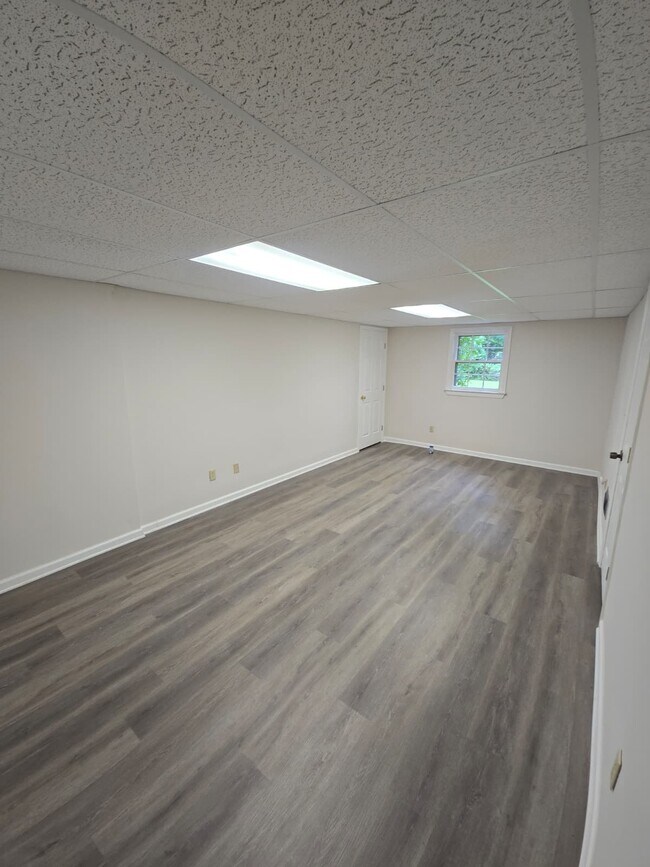 Dormitorio 2 - $750 - 460 Haynes Creek Cir