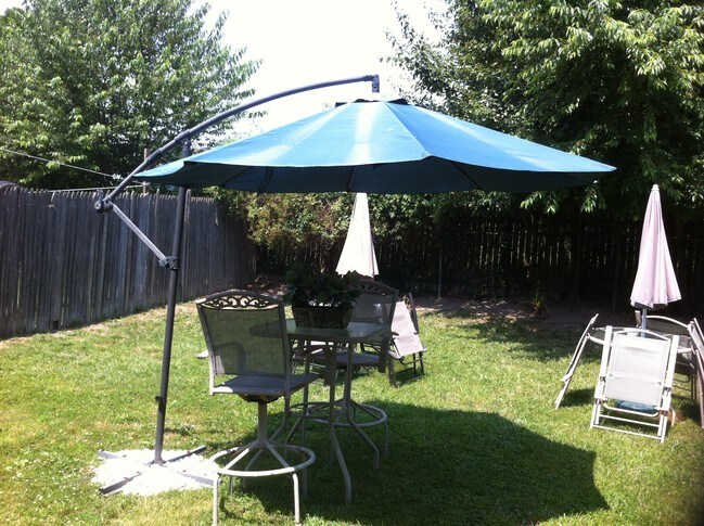 Foto del edificio - 70 Hopewell Ln