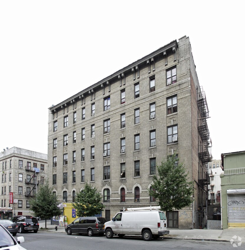 Building Photo - 1667 Clay Ave