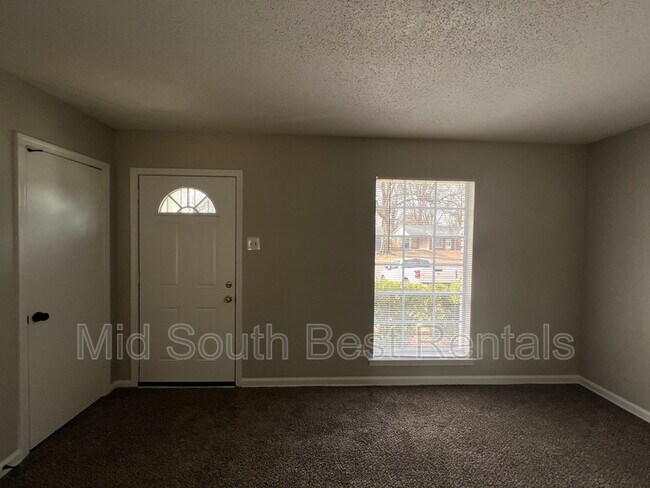 Foto del edificio - 3230 S Goodlett St