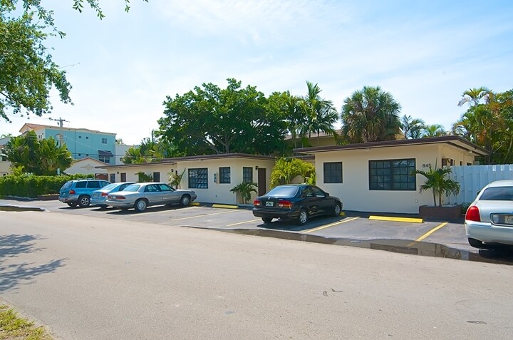 Primary Photo - 844-845 NE 17th Way
