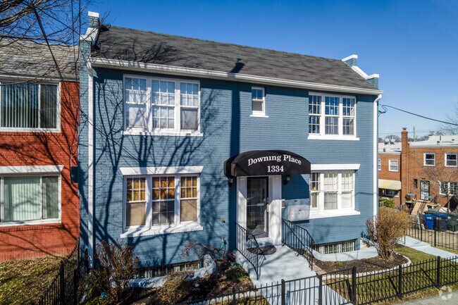 Building Photo - 1334 Downing Pl NE