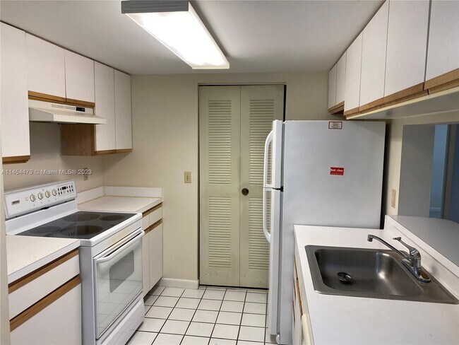 Foto del edificio - 9877 Westview Dr