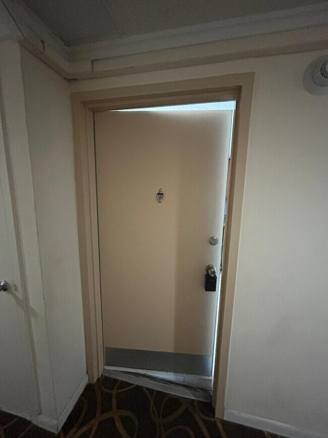 Foto del edificio - 480 Executive Center Dr