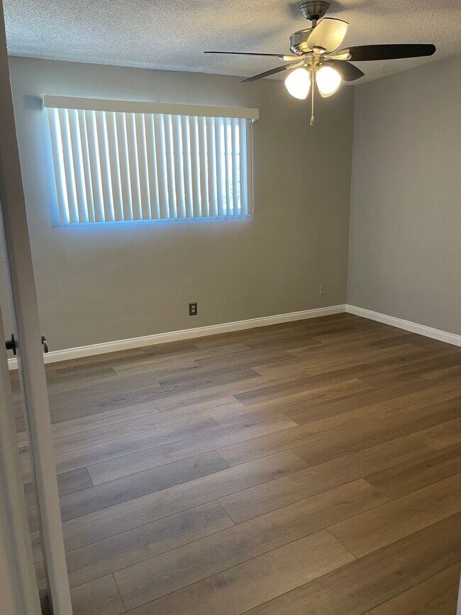 Foto del edificio - 11181 Bloomfield St