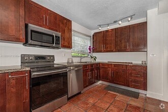 Building Photo - 309 Bird Rd