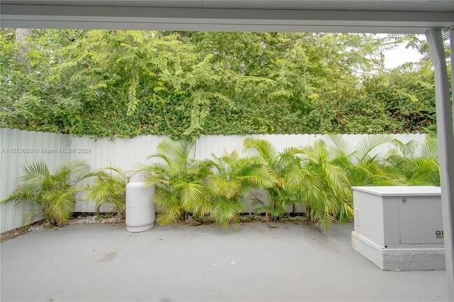 Foto del edificio - 1715 SW 17th Ave