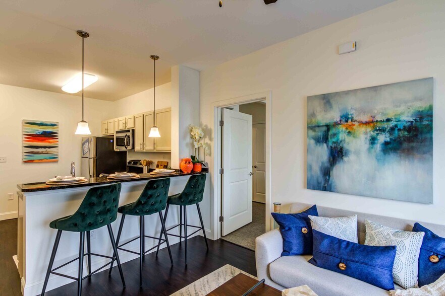 The Oaks on The Square