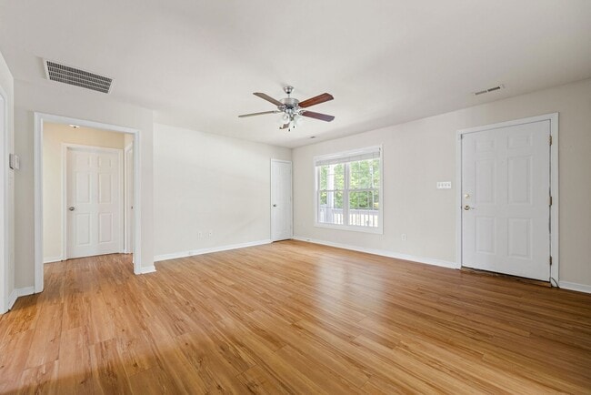 Foto del edificio - Recently Renovated 3 Bedroom Home in North...