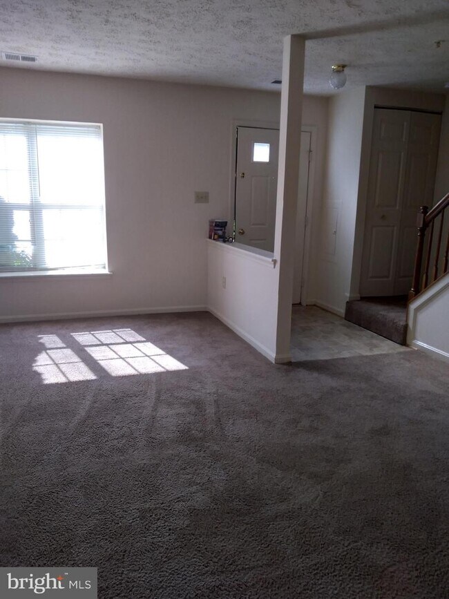Foto del edificio - 5742 Springfish Pl