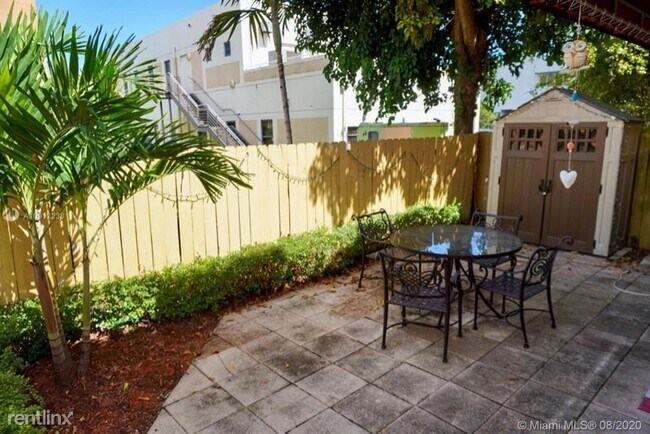 Foto del edificio - 9433 SW 77th Ct