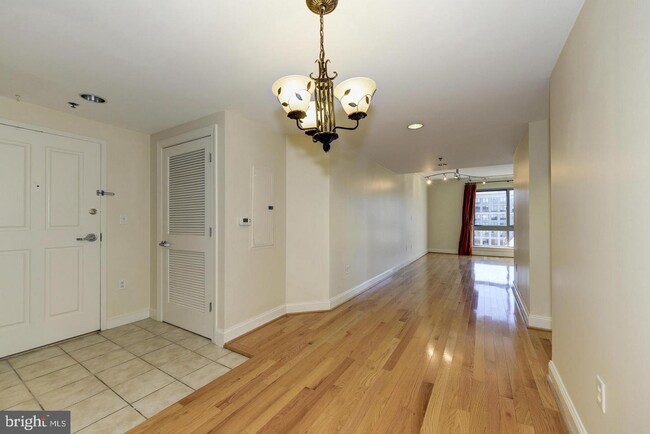 Building Photo - 777 7th St NW