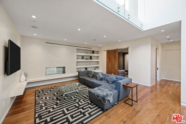 Foto del edificio - 3542 Knobhill Dr