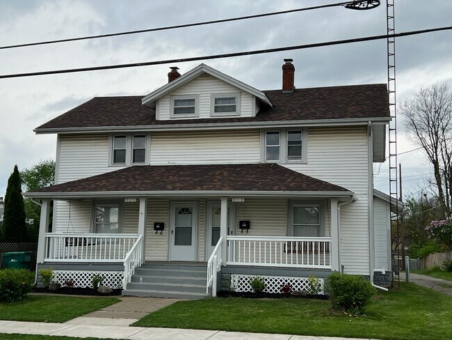 Building Photo - 211 Snyder St