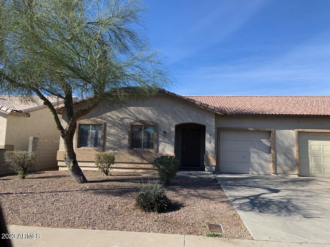6818 N 81st Dr, Glendale, AZ 85303 Townhome Rentals in Glendale AZ