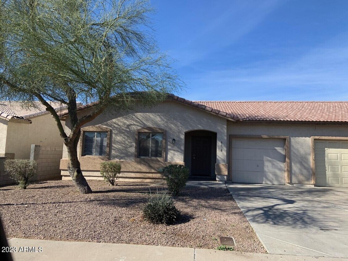 Primary Photo - 6818 N 81st Dr